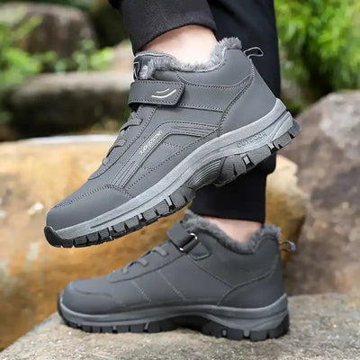 Chaussures d'hiver orthopédiques avec doublure fourrée pour garder les pieds chauds