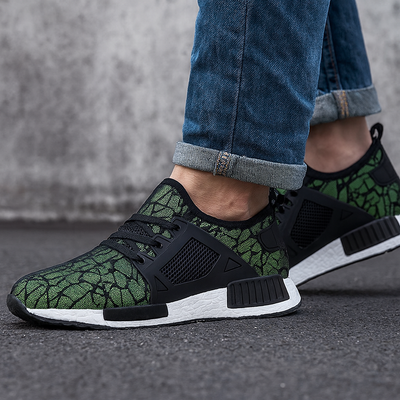 Men’s green orthopedic sneakers with breathable mesh and cushioned sole for all-day comfort.